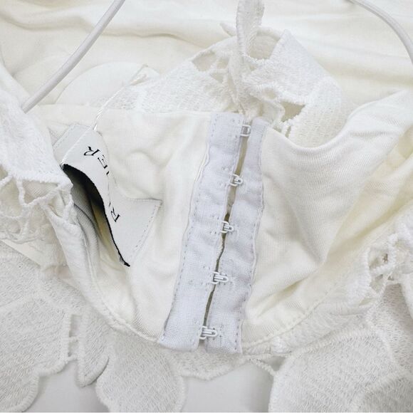 Free People Rumer Tropez White Lace Crochet Crop Top Med NWT - Picture 6 of 9